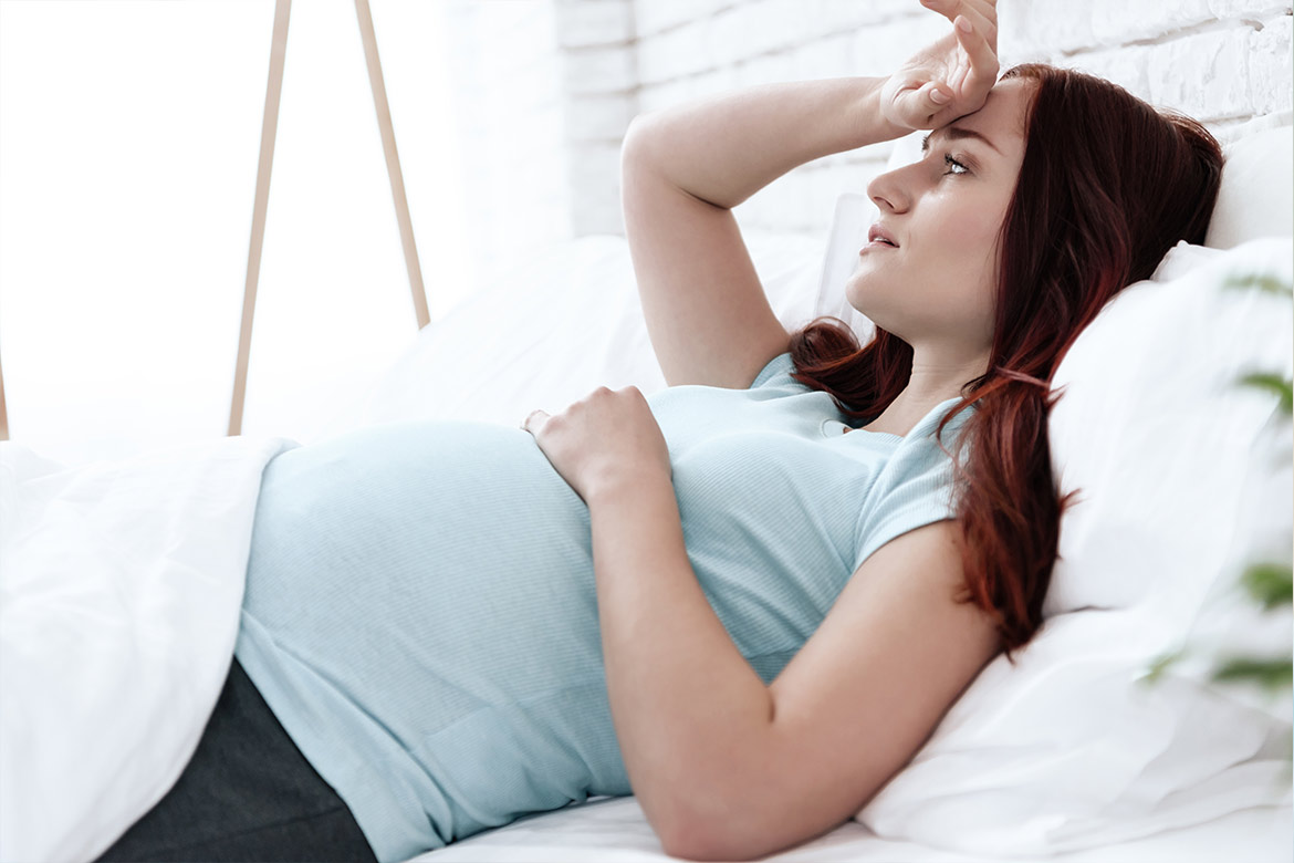Кружится голова у беременной. A pregnant woman has a Stomach Ache.