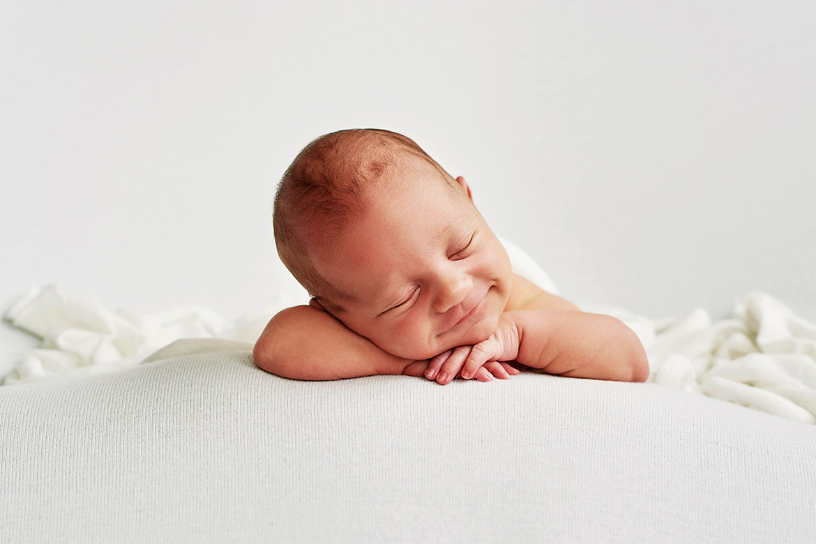 growth and development of newborn baby