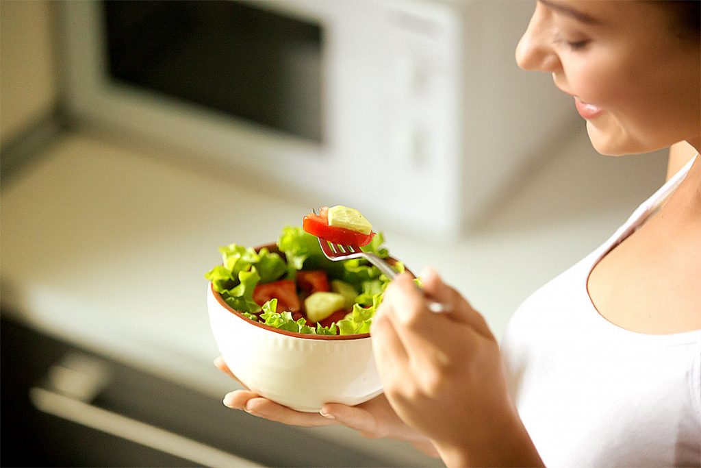 What Is The Best Time For Consuming Salads