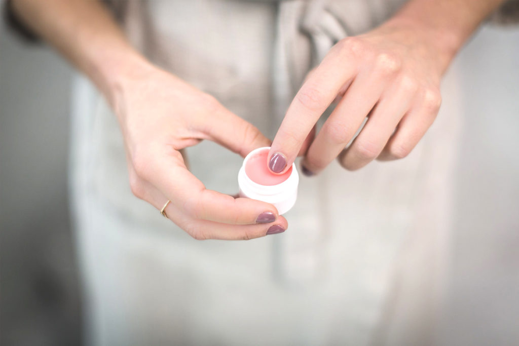 DIY Peppermint Oil Lip Balm